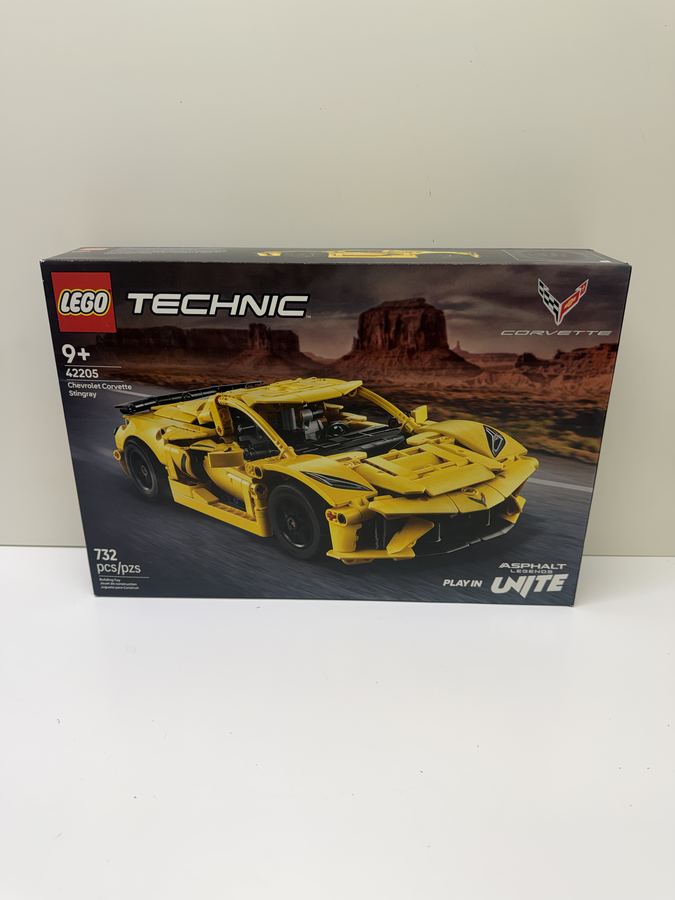 LEGO Chevrolet Corvette Stingray #42205 — New Sealed