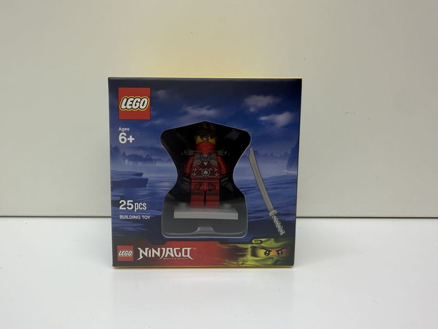 LEGO NINJAGO Kai Minifigure Cube (2015 Target Exclusive) #5004077 — New Sealed